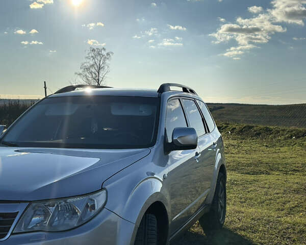 Серый Субару Форестер, объемом двигателя 1.99 л и пробегом 201 тыс. км за 7800 $, фото 4 на Automoto.ua