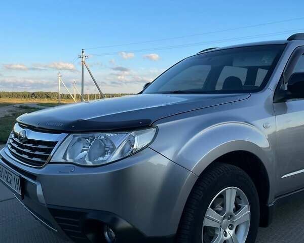 Серый Субару Форестер, объемом двигателя 2 л и пробегом 167 тыс. км за 9800 $, фото 3 на Automoto.ua