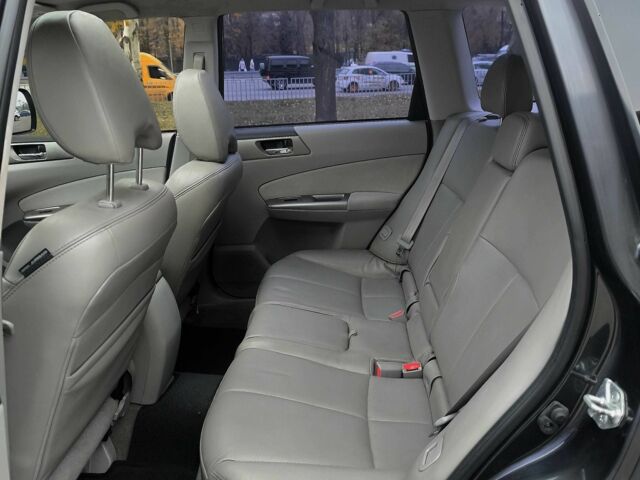 Серый Субару Форестер, объемом двигателя 2 л и пробегом 197 тыс. км за 8300 $, фото 18 на Automoto.ua