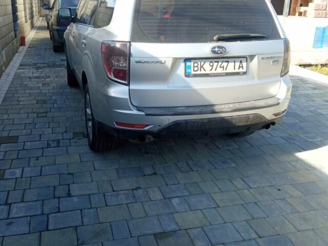 Серый Субару Форестер, объемом двигателя 2 л и пробегом 166 тыс. км за 6000 $, фото 1 на Automoto.ua