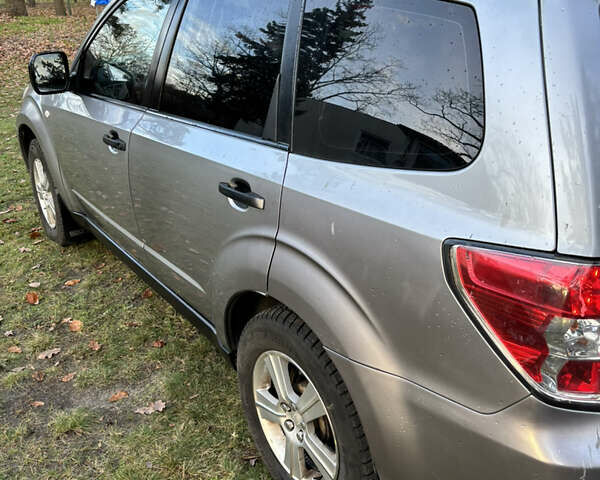 Сірий Субару Forester, об'ємом двигуна 2 л та пробігом 220 тис. км за 6600 $, фото 5 на Automoto.ua