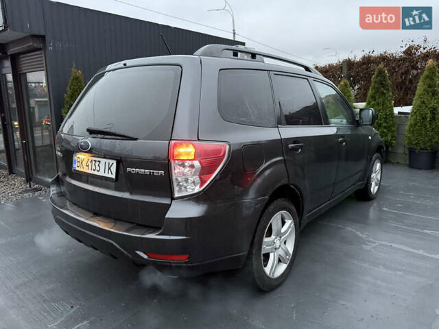 Серый Субару Форестер, объемом двигателя 2.46 л и пробегом 310 тыс. км за 5999 $, фото 4 на Automoto.ua