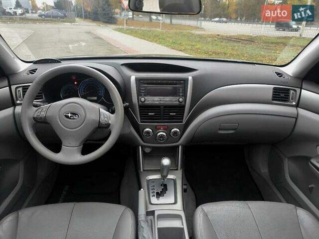 Серый Субару Форестер, объемом двигателя 1.99 л и пробегом 197 тыс. км за 8300 $, фото 13 на Automoto.ua