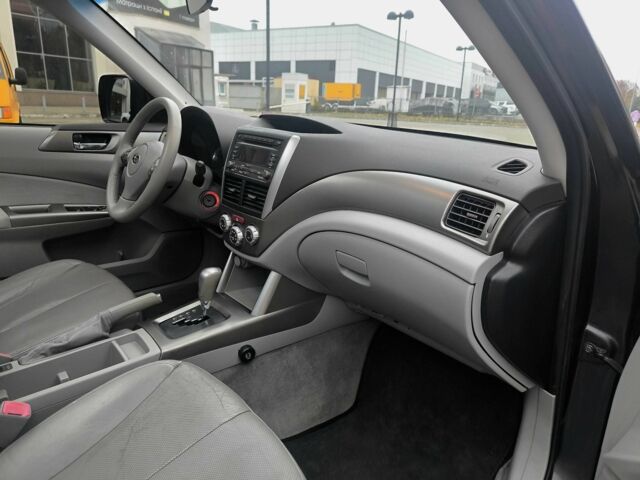 Серый Субару Форестер, объемом двигателя 2 л и пробегом 197 тыс. км за 8300 $, фото 15 на Automoto.ua