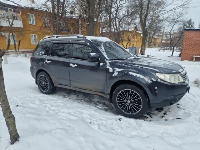 Серый Субару Форестер, объемом двигателя 2.5 л и пробегом 270 тыс. км за 8700 $, фото 2 на Automoto.ua