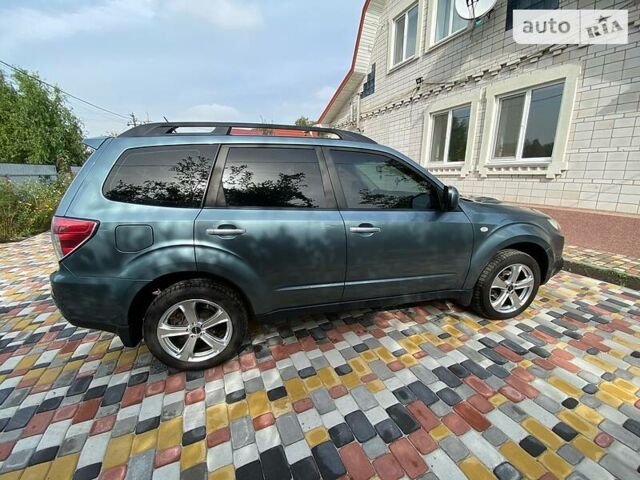 Сірий Субару Forester, об'ємом двигуна 2.5 л та пробігом 205 тис. км за 8000 $, фото 1 на Automoto.ua