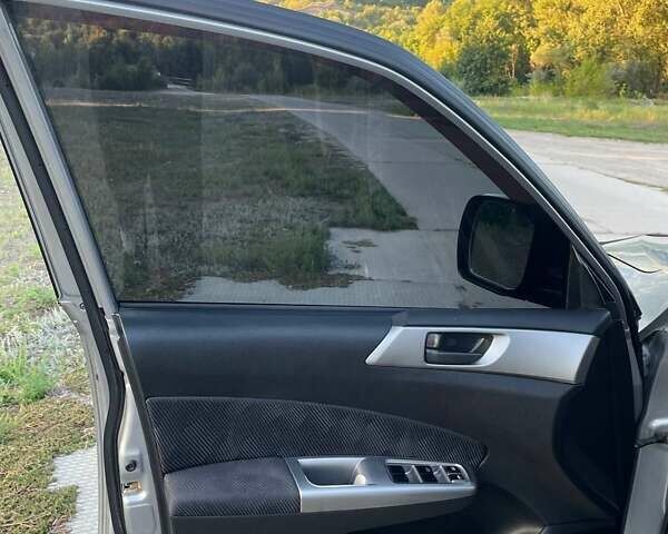 Серый Субару Форестер, объемом двигателя 2 л и пробегом 167 тыс. км за 9800 $, фото 9 на Automoto.ua