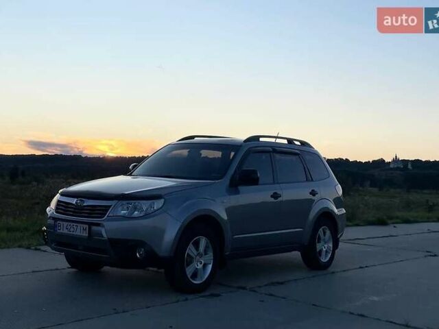 Серый Субару Форестер, объемом двигателя 2 л и пробегом 167 тыс. км за 9800 $, фото 47 на Automoto.ua