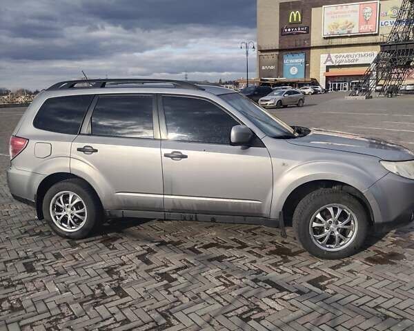 Серый Субару Форестер, объемом двигателя 1.99 л и пробегом 309 тыс. км за 7700 $, фото 11 на Automoto.ua