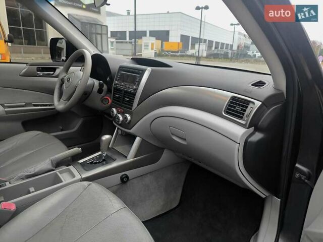 Серый Субару Форестер, объемом двигателя 1.99 л и пробегом 197 тыс. км за 8300 $, фото 15 на Automoto.ua