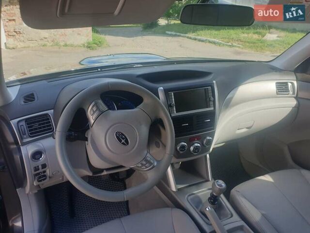 Серый Субару Форестер, объемом двигателя 2 л и пробегом 270 тыс. км за 11750 $, фото 4 на Automoto.ua