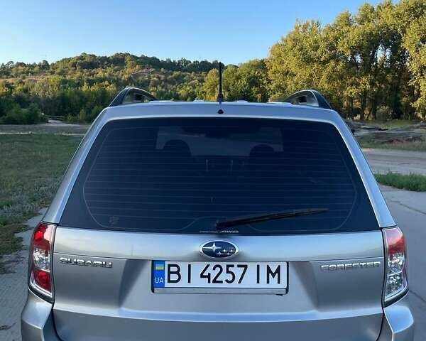 Серый Субару Форестер, объемом двигателя 2 л и пробегом 167 тыс. км за 9800 $, фото 4 на Automoto.ua