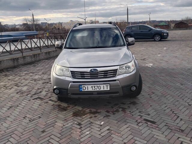 Серый Субару Форестер, объемом двигателя 2 л и пробегом 289 тыс. км за 7700 $, фото 11 на Automoto.ua