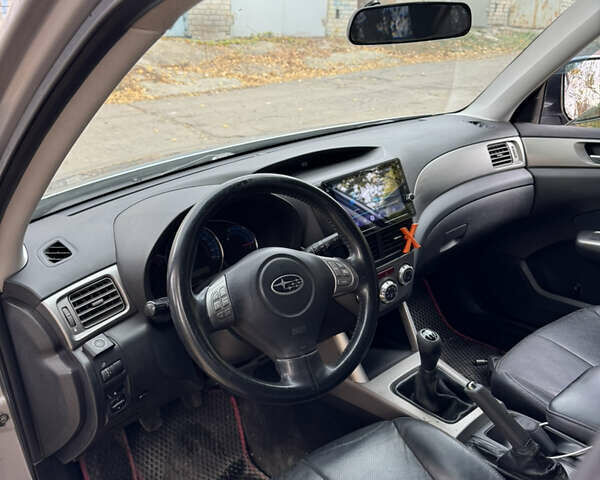 Сірий Субару Forester, об'ємом двигуна 2.46 л та пробігом 263 тис. км за 8000 $, фото 6 на Automoto.ua