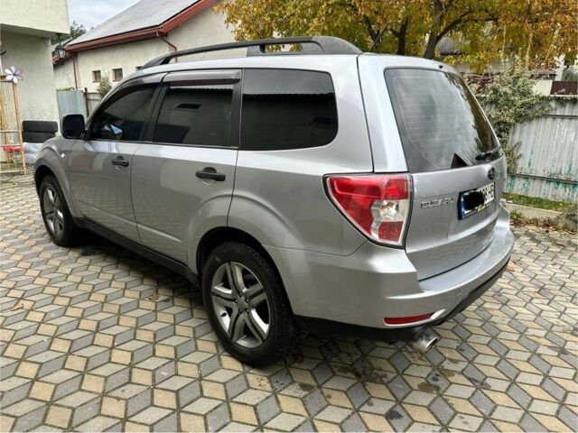 Серый Субару Форестер, объемом двигателя 2 л и пробегом 330 тыс. км за 7700 $, фото 4 на Automoto.ua