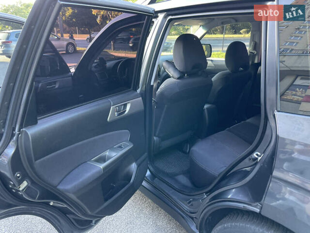 Субару Форестер 2008 в Киеве на Automoto.ua Серый Субару Форестер, объемом двигателя 2.46 л и пробегом 265 тыс. км за 8700 $, фото 9 на Automoto.ua