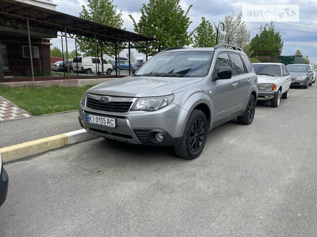 Сірий Субару Forester, об'ємом двигуна 2.46 л та пробігом 224 тис. км за 8950 $, фото 1 на Automoto.ua