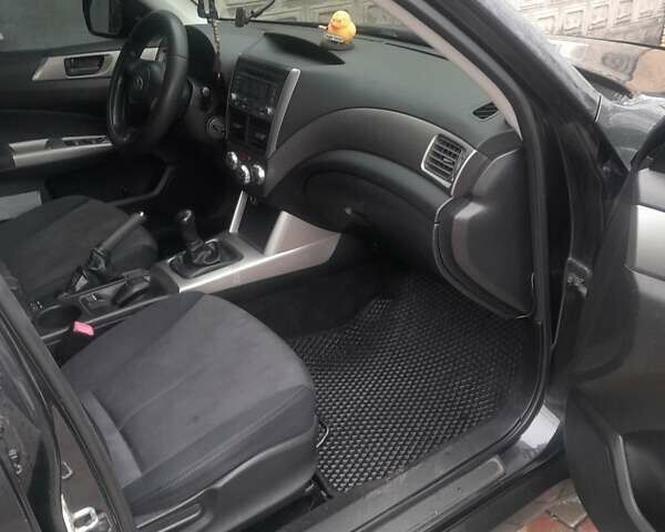 Серый Субару Форестер, объемом двигателя 1.99 л и пробегом 209 тыс. км за 7700 $, фото 12 на Automoto.ua