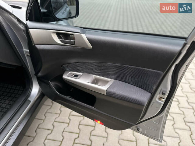 Сірий Субару Forester, об'ємом двигуна 1.99 л та пробігом 210 тис. км за 7500 $, фото 30 на Automoto.ua