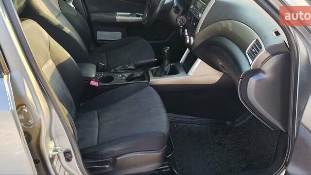 Серый Субару Форестер, объемом двигателя 2 л и пробегом 145 тыс. км за 9500 $, фото 36 на Automoto.ua