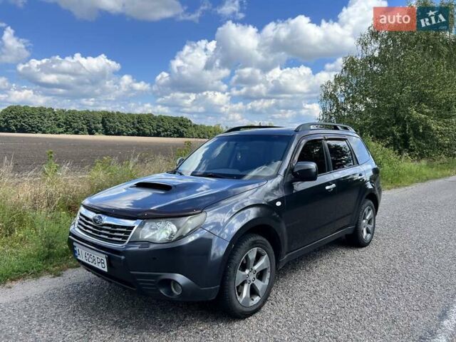 Серый Субару Форестер, объемом двигателя 2.5 л и пробегом 280 тыс. км за 7900 $, фото 2 на Automoto.ua