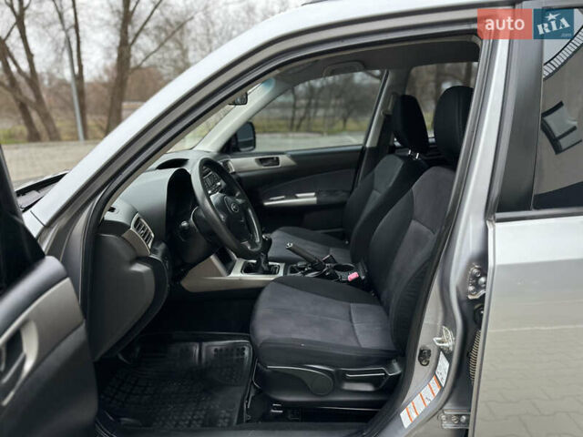 Сірий Субару Forester, об'ємом двигуна 1.99 л та пробігом 210 тис. км за 7500 $, фото 23 на Automoto.ua