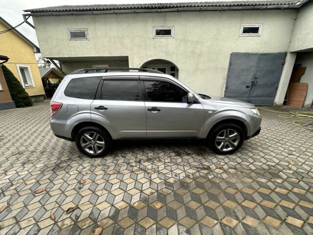 Серый Субару Форестер, объемом двигателя 2 л и пробегом 330 тыс. км за 7700 $, фото 1 на Automoto.ua