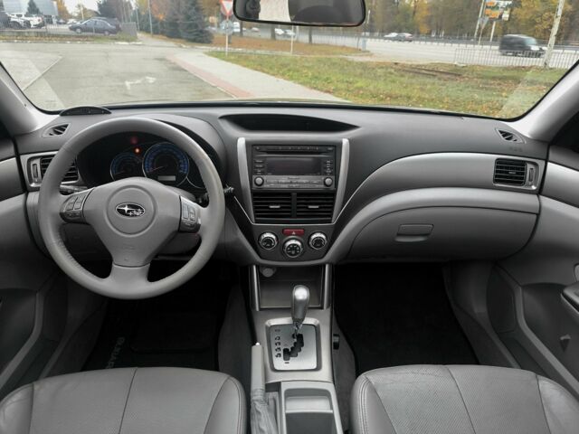 Серый Субару Форестер, объемом двигателя 2 л и пробегом 197 тыс. км за 8300 $, фото 13 на Automoto.ua