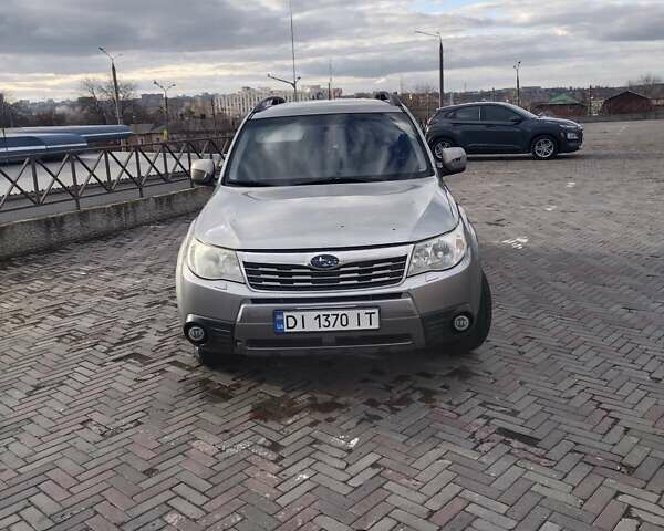 Серый Субару Форестер, объемом двигателя 1.99 л и пробегом 309 тыс. км за 7700 $, фото 4 на Automoto.ua