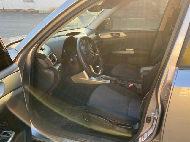 Серый Субару Форестер, объемом двигателя 2 л и пробегом 170 тыс. км за 8400 $, фото 13 на Automoto.ua