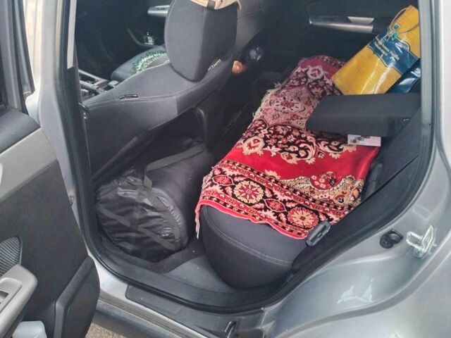 Серый Субару Форестер, объемом двигателя 2 л и пробегом 289 тыс. км за 7700 $, фото 2 на Automoto.ua