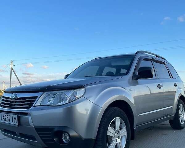 Серый Субару Форестер, объемом двигателя 2 л и пробегом 167 тыс. км за 9800 $, фото 6 на Automoto.ua