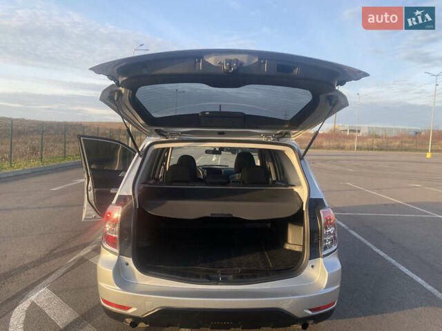 Сірий Субару Forester, об'ємом двигуна 2 л та пробігом 210 тис. км за 9500 $, фото 27 на Automoto.ua