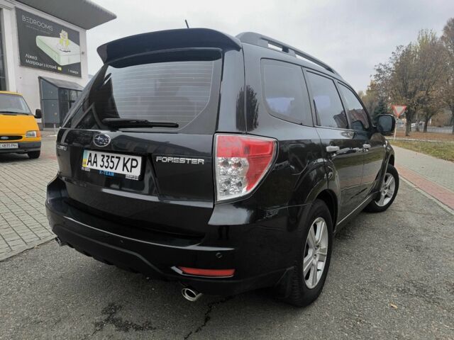 Серый Субару Форестер, объемом двигателя 2 л и пробегом 197 тыс. км за 8300 $, фото 2 на Automoto.ua