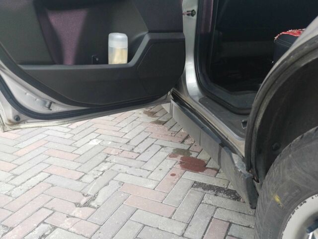 Серый Субару Форестер, объемом двигателя 2 л и пробегом 289 тыс. км за 7700 $, фото 5 на Automoto.ua