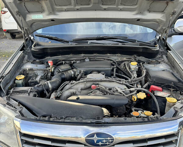 Сірий Субару Forester, об'ємом двигуна 2.46 л та пробігом 304 тис. км за 6500 $, фото 10 на Automoto.ua