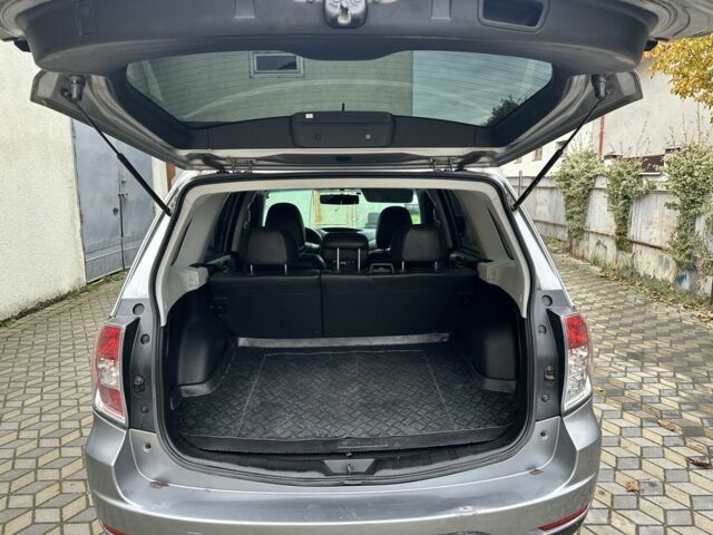 Серый Субару Форестер, объемом двигателя 2 л и пробегом 330 тыс. км за 7700 $, фото 17 на Automoto.ua