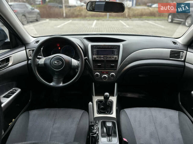 Серый Субару Форестер, объемом двигателя 1.99 л и пробегом 210 тыс. км за 7300 $, фото 26 на Automoto.ua