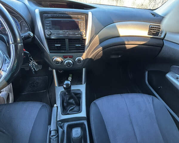 Серый Субару Форестер, объемом двигателя 1.99 л и пробегом 201 тыс. км за 7800 $, фото 12 на Automoto.ua