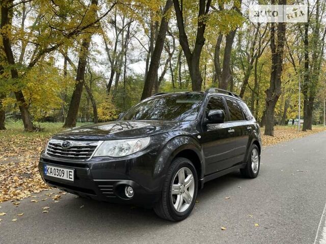 Сірий Субару Forester, об'ємом двигуна 2.5 л та пробігом 192 тис. км за 12000 $, фото 1 на Automoto.ua