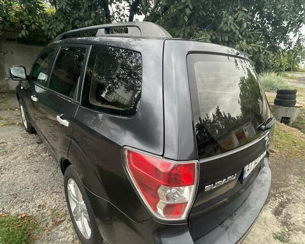 Серый Субару Форестер, объемом двигателя 2.46 л и пробегом 195 тыс. км за 7500 $, фото 1 на Automoto.ua