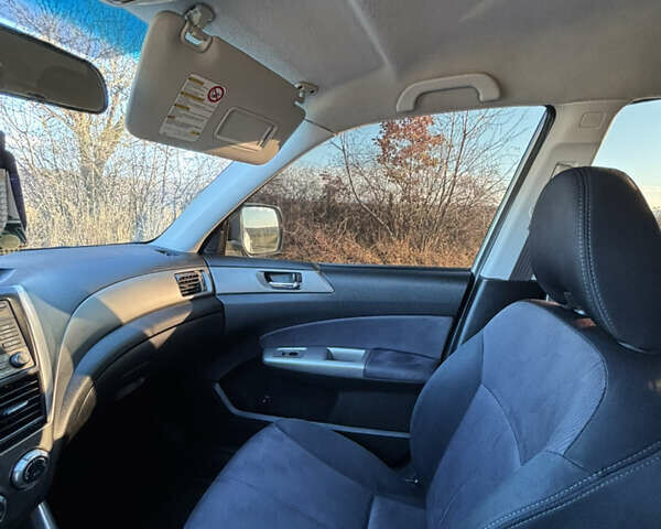 Серый Субару Форестер, объемом двигателя 1.99 л и пробегом 201 тыс. км за 7800 $, фото 13 на Automoto.ua