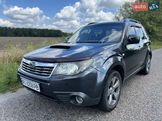 Серый Субару Форестер, объемом двигателя 2.5 л и пробегом 280 тыс. км за 7900 $, фото 5 на Automoto.ua