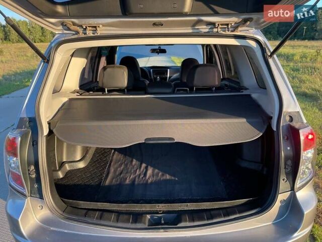 Серый Субару Форестер, объемом двигателя 2 л и пробегом 167 тыс. км за 9800 $, фото 11 на Automoto.ua