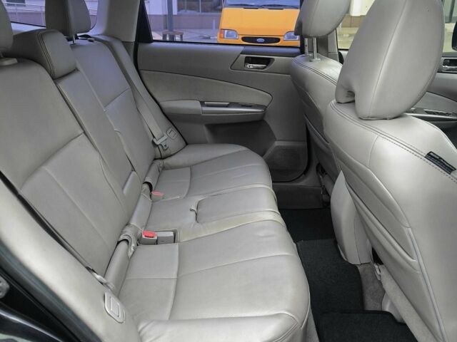 Серый Субару Форестер, объемом двигателя 2 л и пробегом 197 тыс. км за 8300 $, фото 17 на Automoto.ua