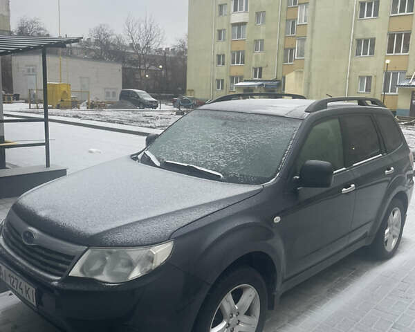 Серый Субару Форестер, объемом двигателя 2.46 л и пробегом 195 тыс. км за 7500 $, фото 5 на Automoto.ua