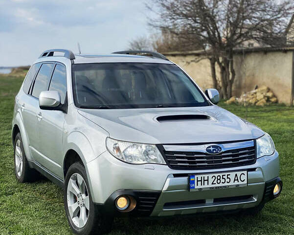 Серый Субару Форестер, объемом двигателя 2.5 л и пробегом 251 тыс. км за 7900 $, фото 1 на Automoto.ua