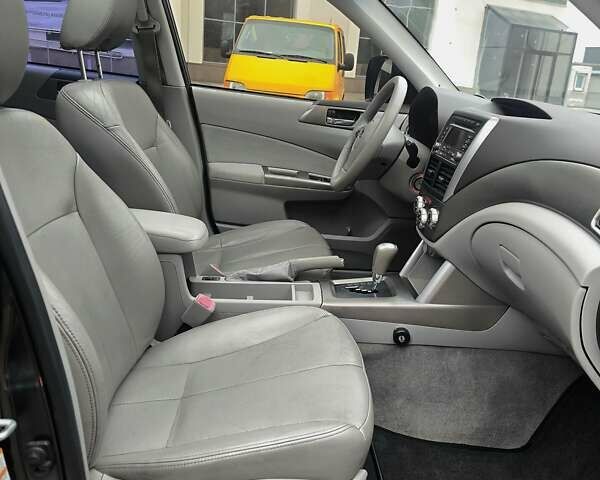 Серый Субару Форестер, объемом двигателя 1.99 л и пробегом 197 тыс. км за 8300 $, фото 16 на Automoto.ua