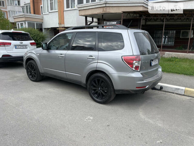 Сірий Субару Forester, об'ємом двигуна 2.46 л та пробігом 224 тис. км за 8950 $, фото 3 на Automoto.ua