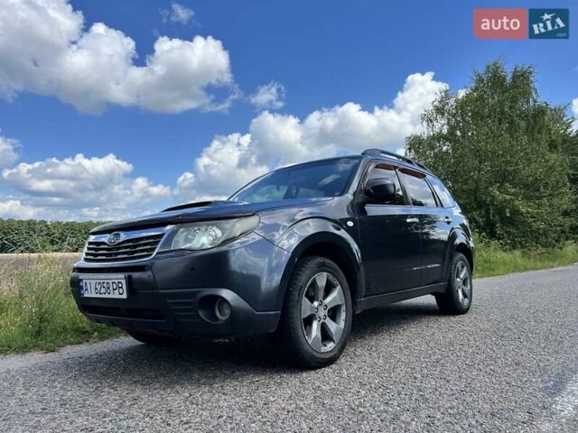Серый Субару Форестер, объемом двигателя 2.5 л и пробегом 280 тыс. км за 7900 $, фото 1 на Automoto.ua